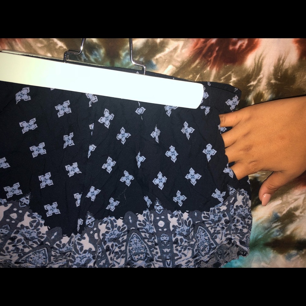Shorts - Picture 3 of 3